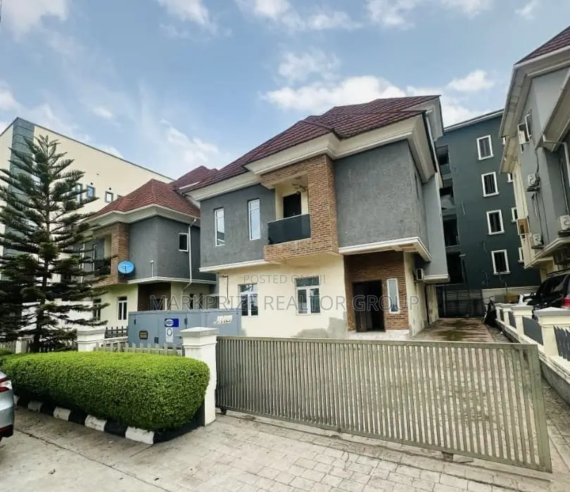 5bdrm Duplex in Ikeja Gra Lagos for sale