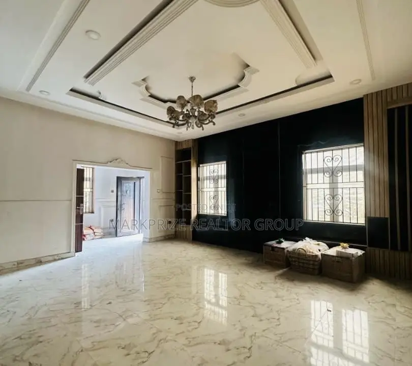 5bdrm Duplex in Ikeja Gra Lagos for sale
