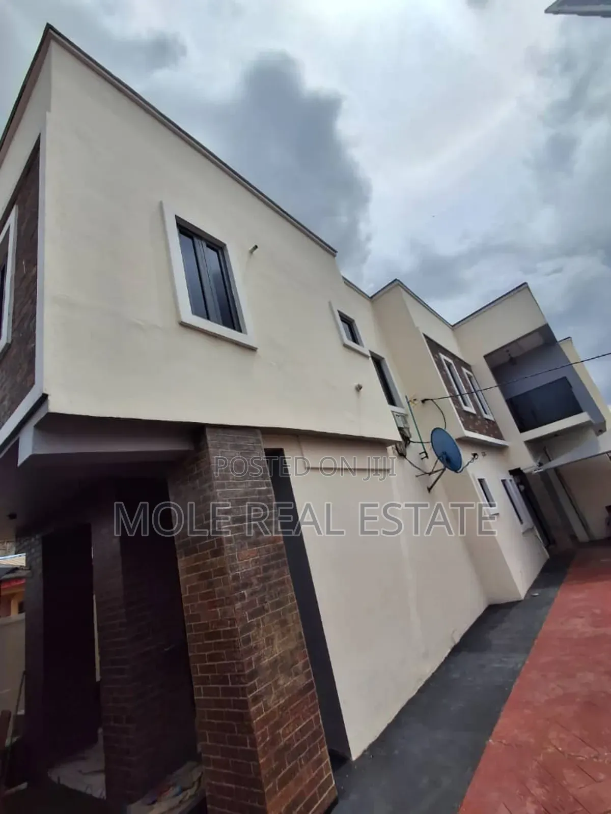 Furnished 5bdrm Duplex In Vgc For Sale