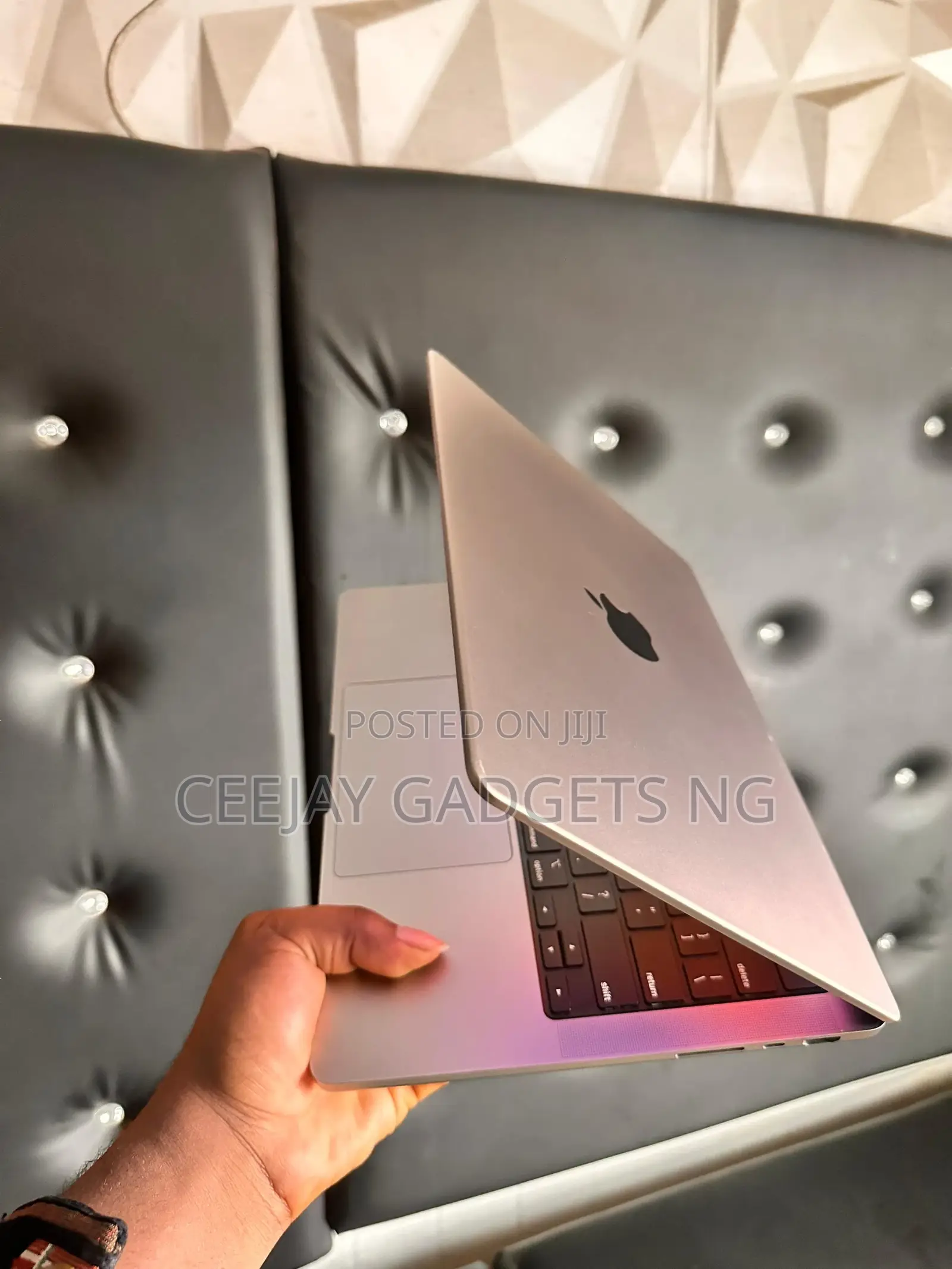 Laptop Apple MacBook Pro 2021 M1 16GB Apple M1 Pro SSD 512GB