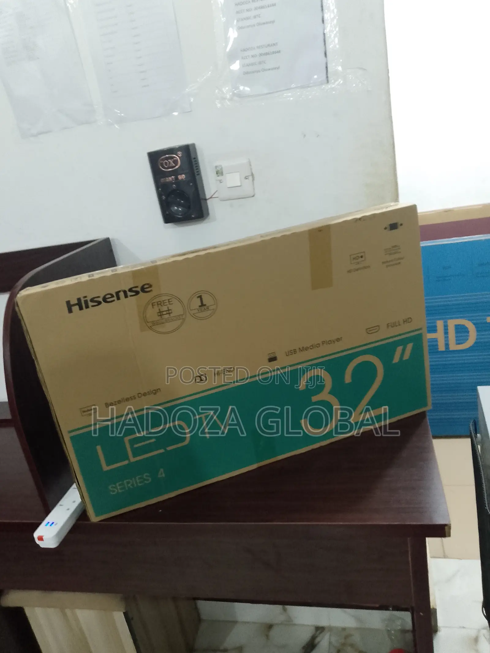 Compact Entertainment – Hisense 32-inch Smart Tv