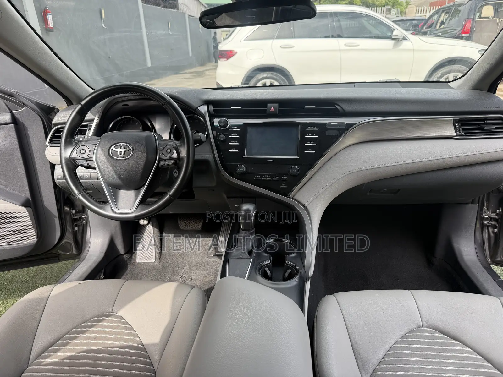 Toyota Camry SE FWD 2020 Gray