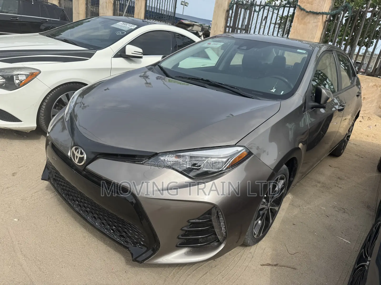 Toyota Corolla LE Premium 4dr Sedan (1.8L 4cyl CVT) 2016 Gray