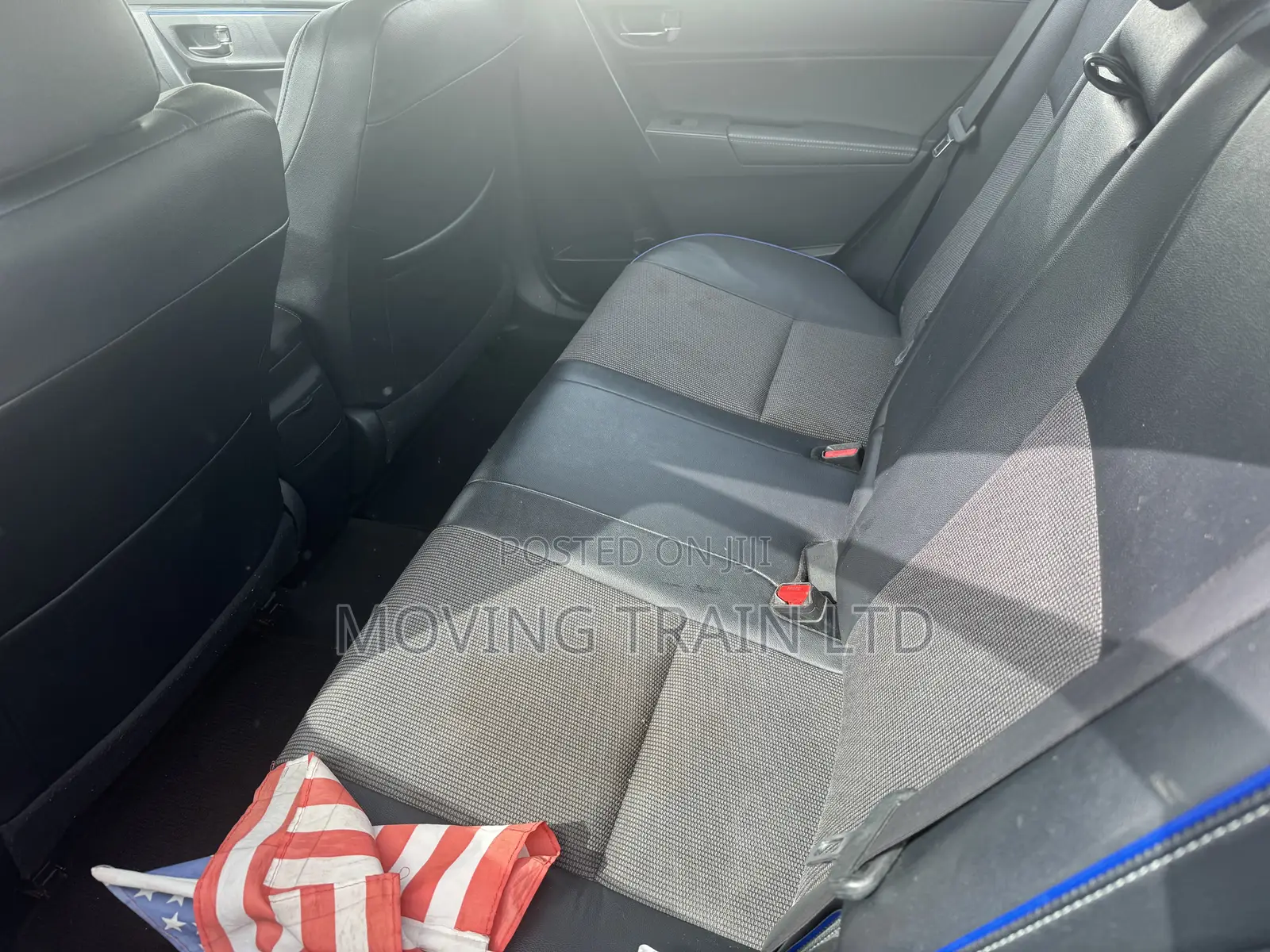 Toyota Corolla LE Premium 4dr Sedan (1.8L 4cyl CVT) 2016 Gray