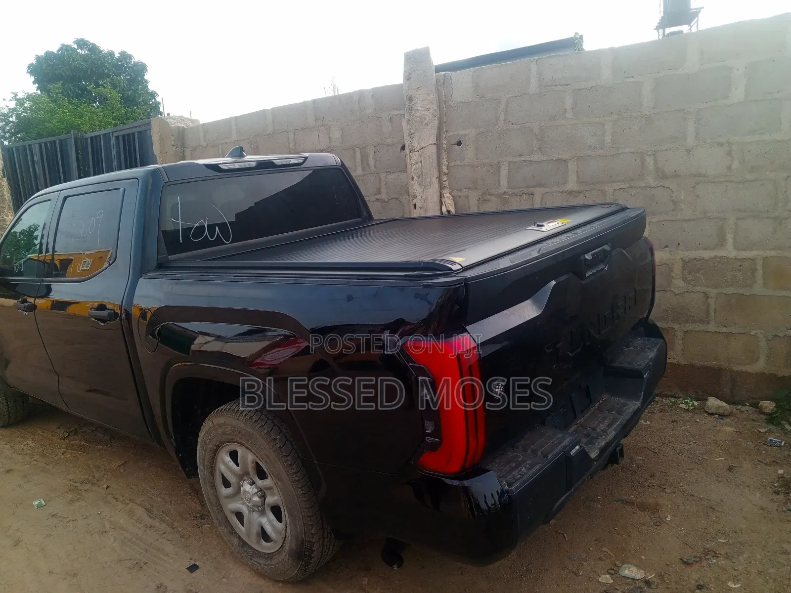 Toyota Tundra 2024 Back Bucket Cover Automatic