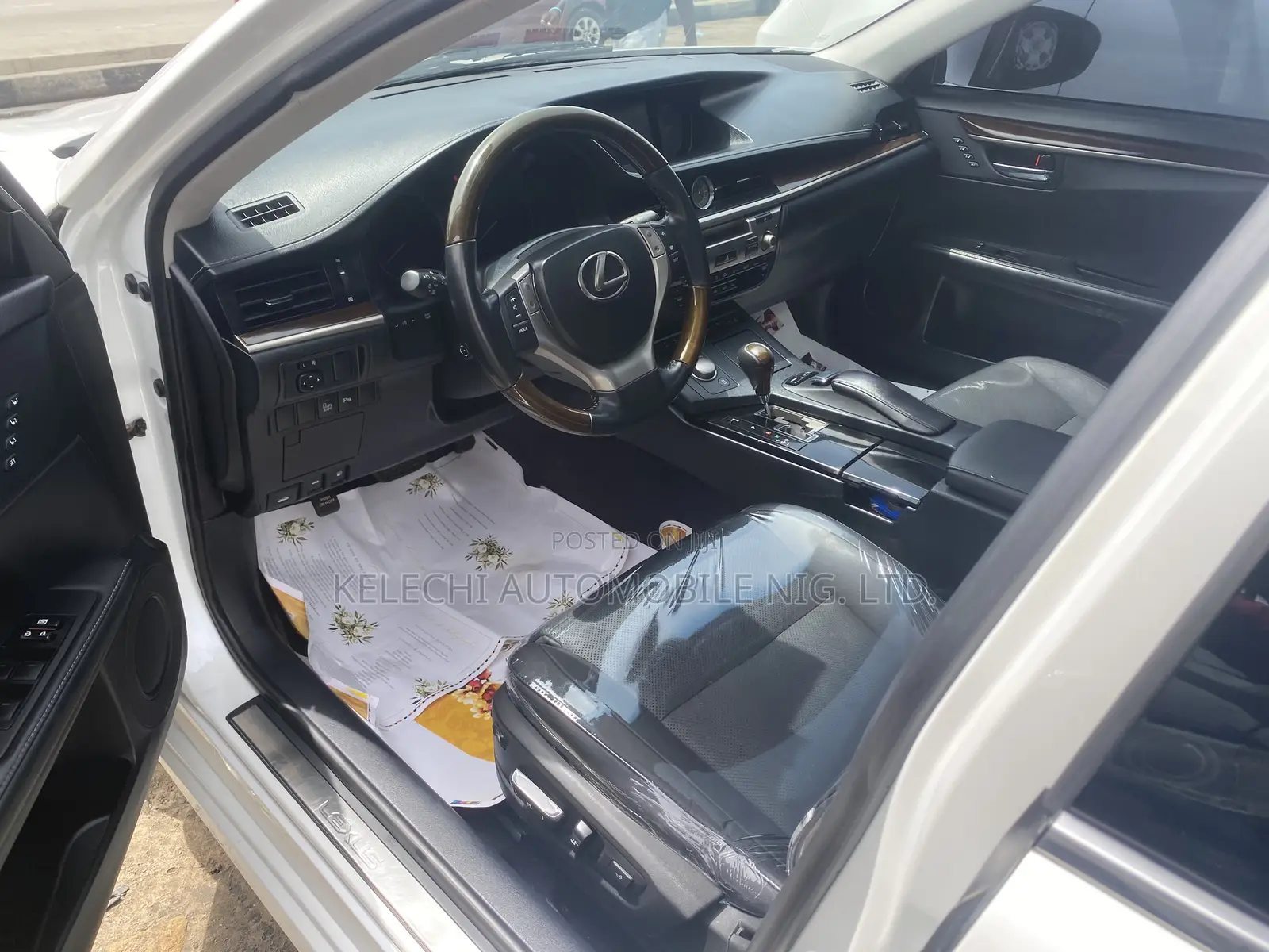 Lexus ES 350 FWD 2014 White