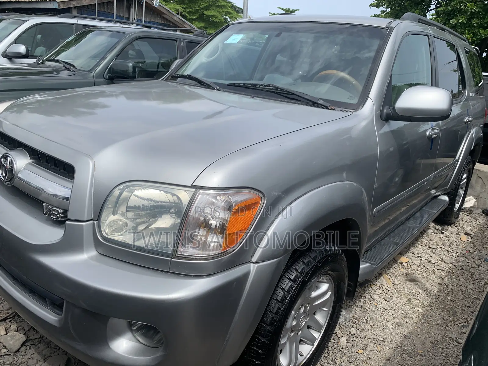 Toyota Sequoia Limited 4dr SUV 4WD (4.7L 8cyl 5A) 2006 Silver
