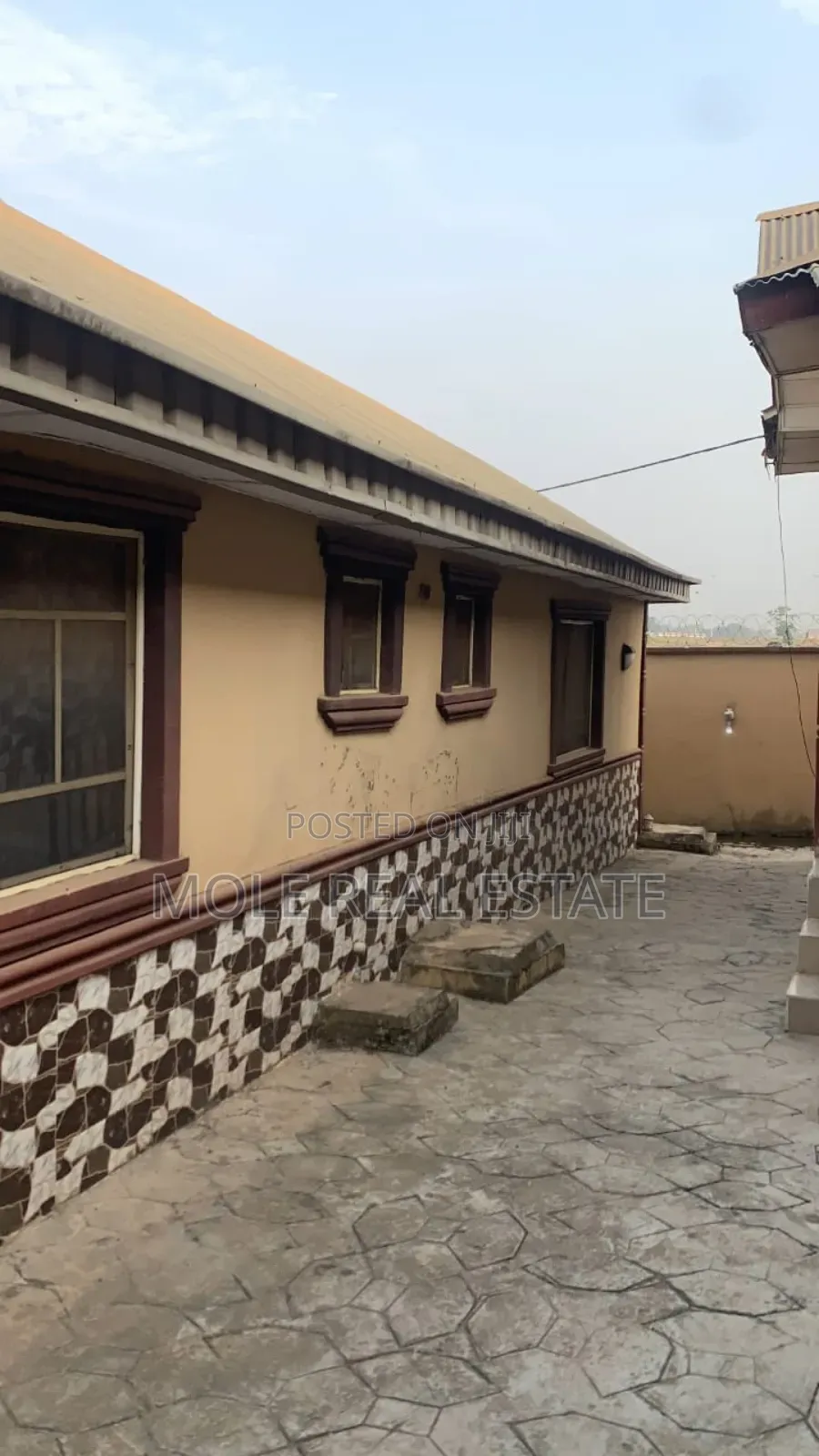 5bdrm Bungalow in Olowotedo Bustop, Obafemi-Owode for sale