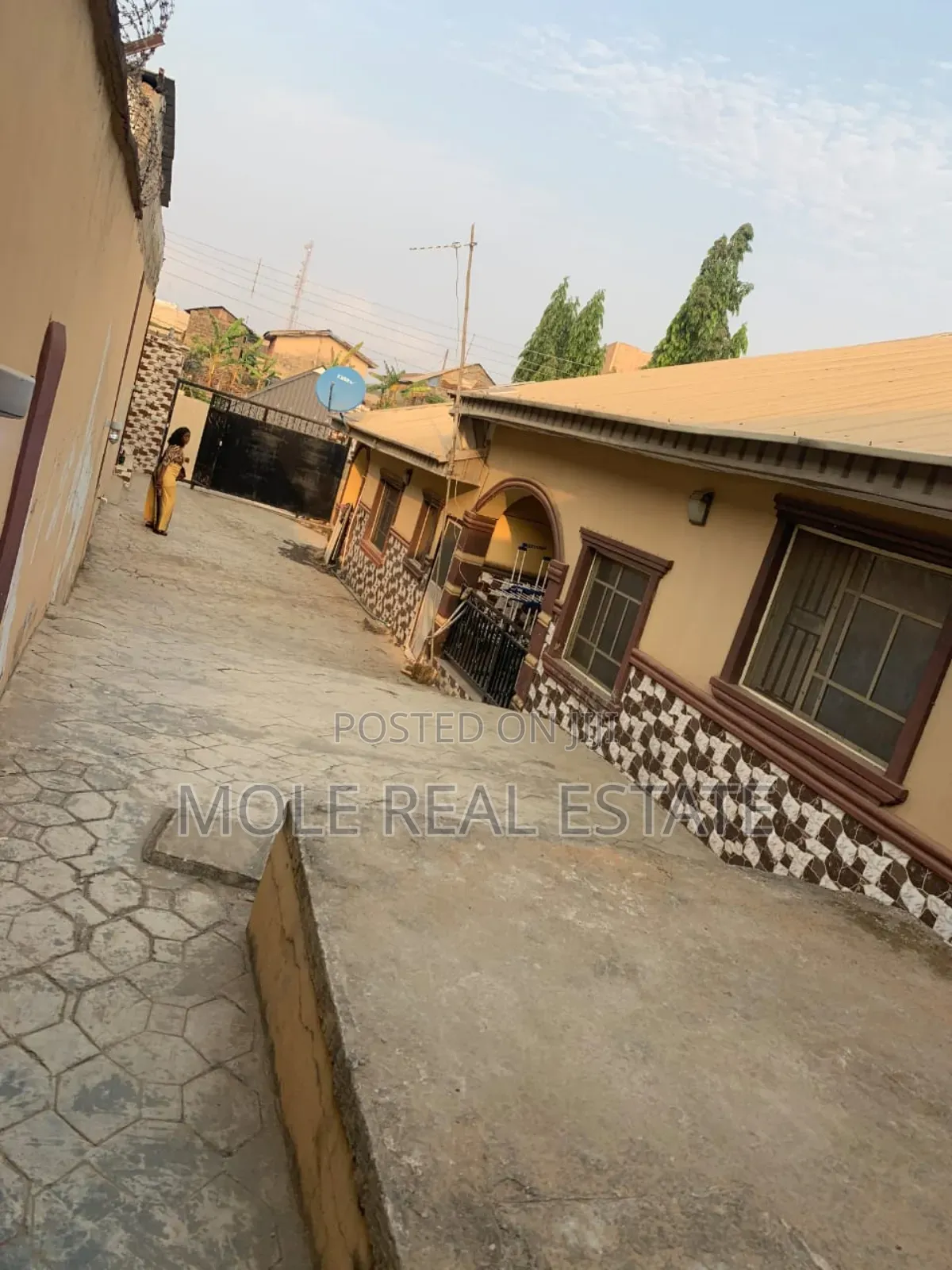 5bdrm Bungalow in Olowotedo Bustop, Obafemi-Owode for sale
