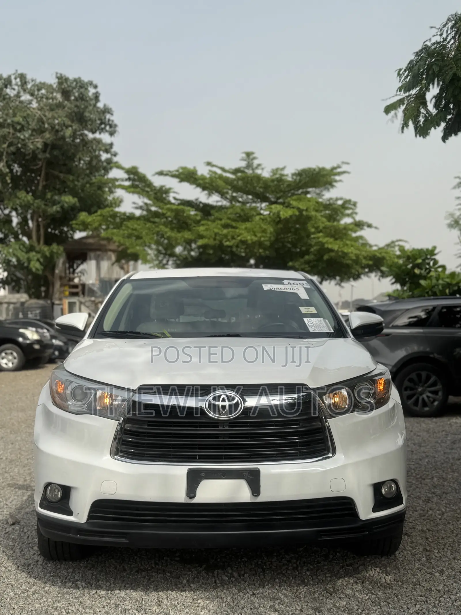 Toyota Highlander LE 4dr SUV AWD (3.5L 6cyl 6A) 2015 White