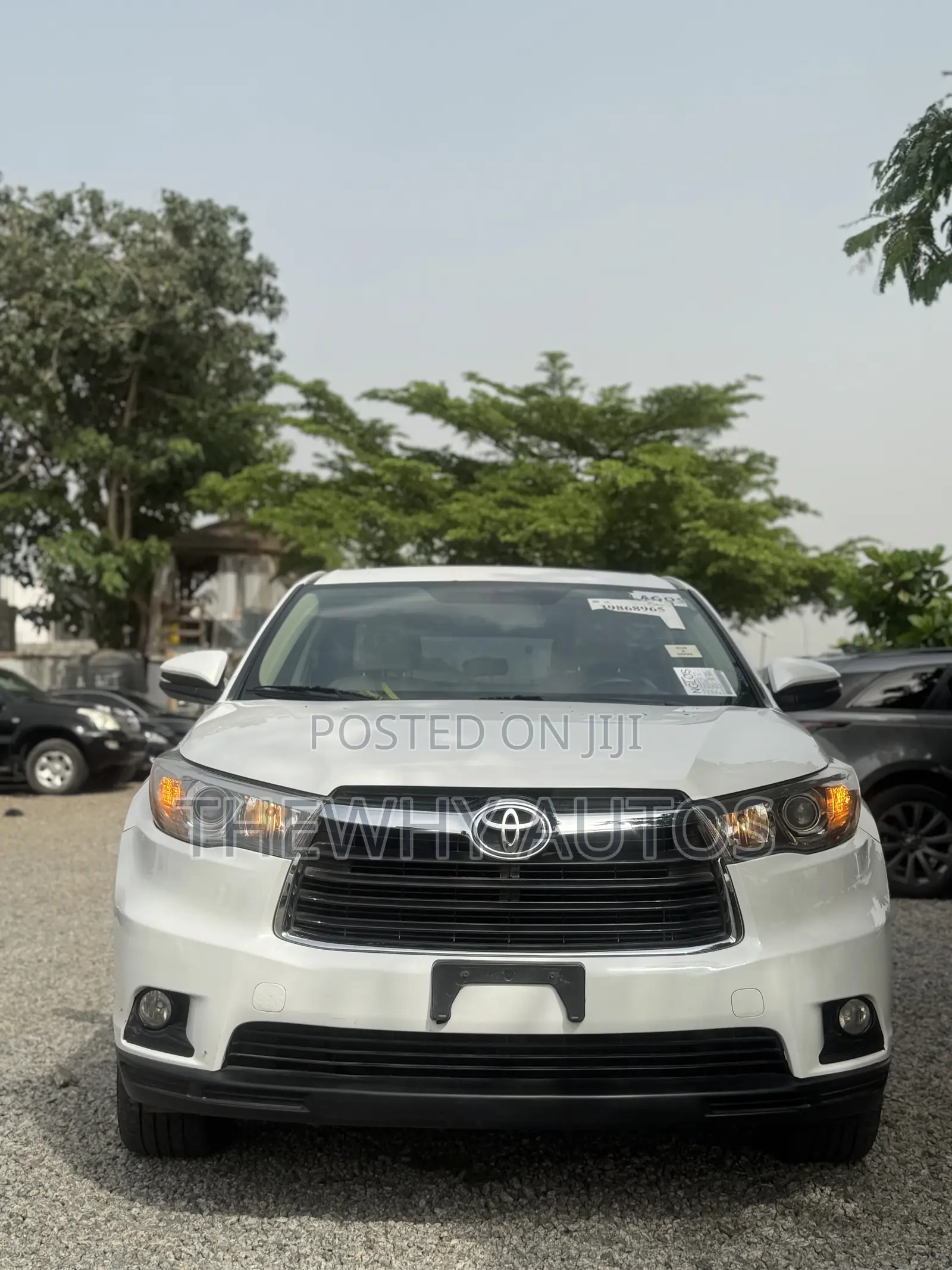 Toyota Highlander LE 4dr SUV AWD (3.5L 6cyl 6A) 2015 White