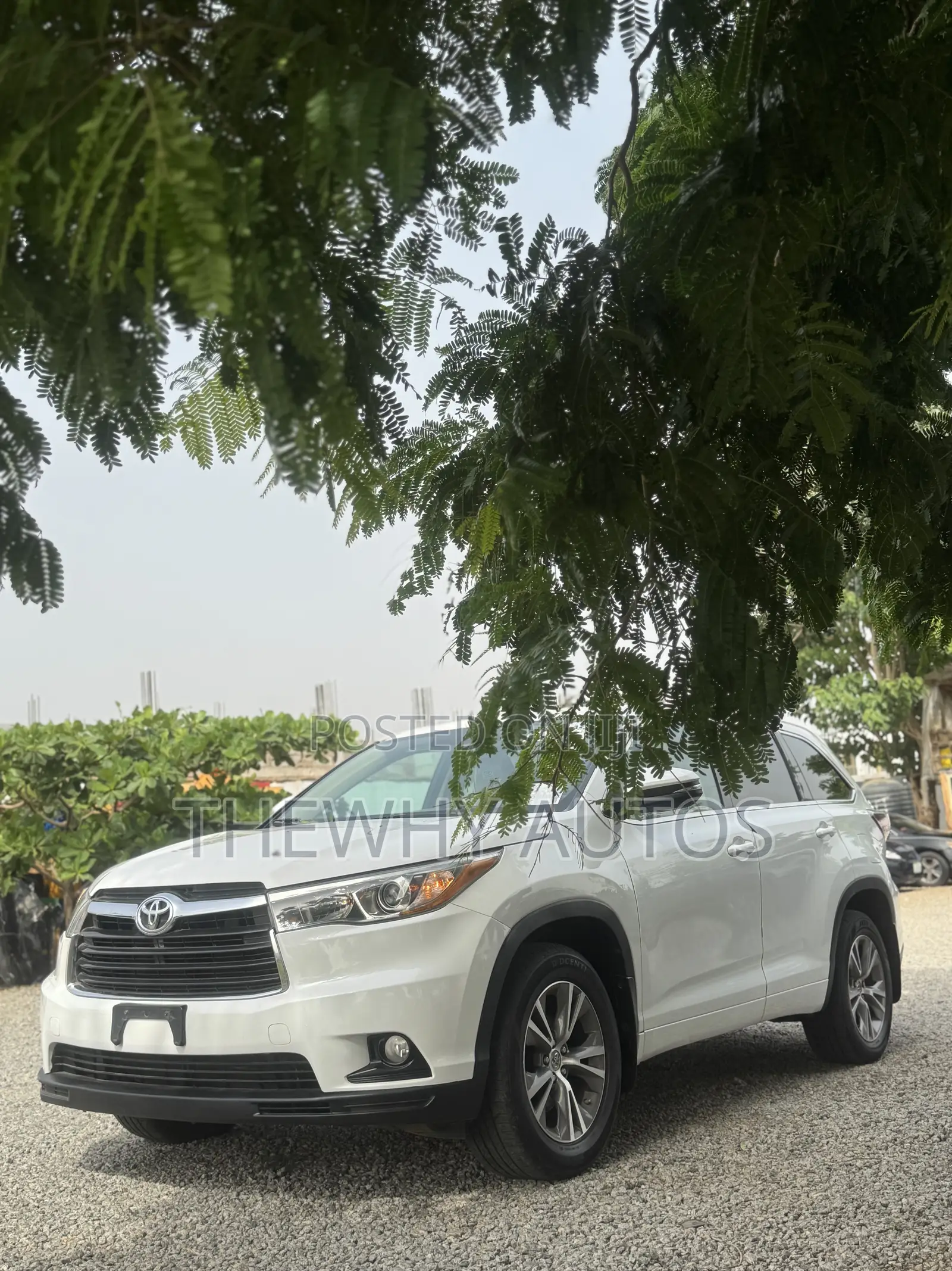 Toyota Highlander LE 4dr SUV AWD (3.5L 6cyl 6A) 2015 White