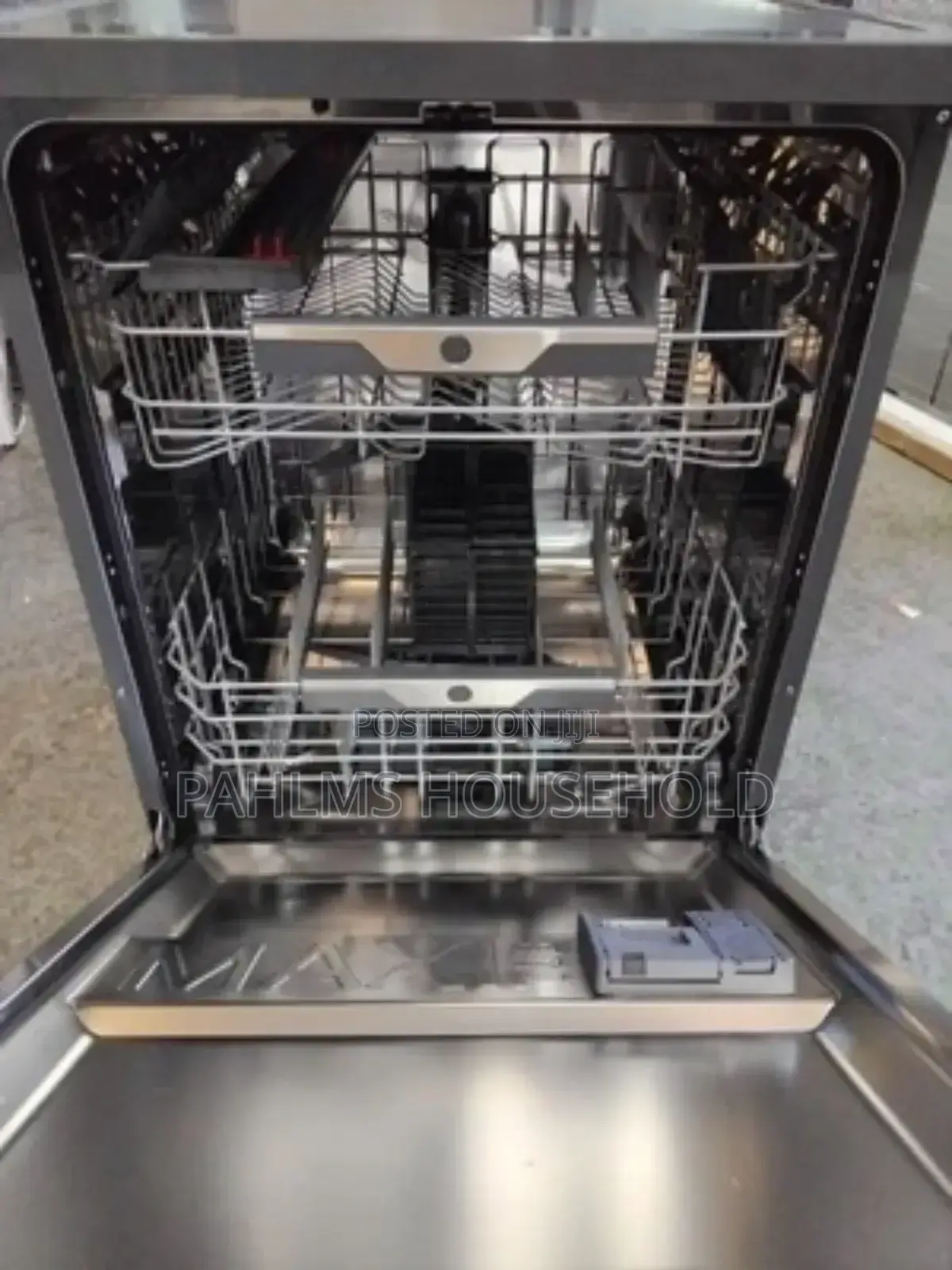 Hoover Full Sized Freestanding Dishwasher