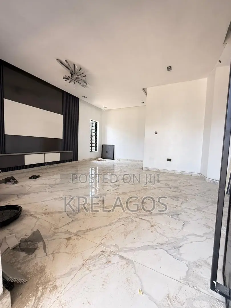 4bdrm Duplex in Ikota for sale