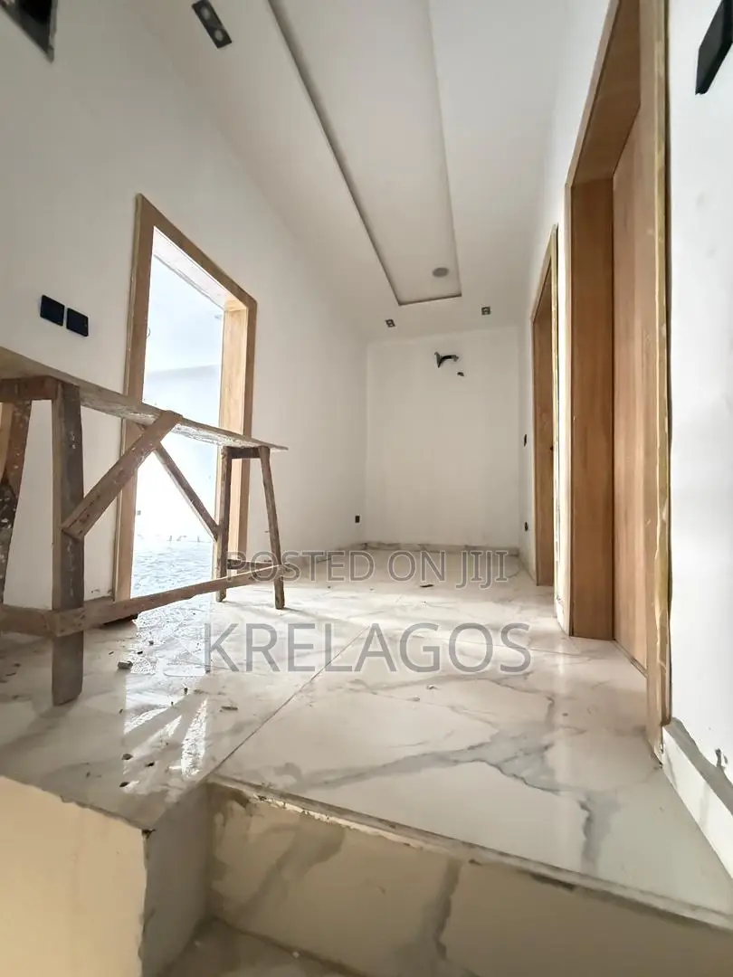 4bdrm Duplex in Ikota for sale