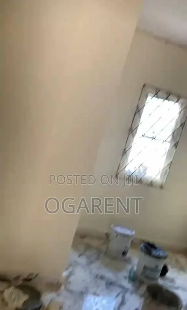 1bdrm Bedsitter in Sapele Road, Benin City for rent