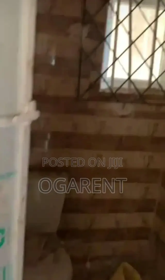 1bdrm Bedsitter in Sapele Road, Benin City for rent