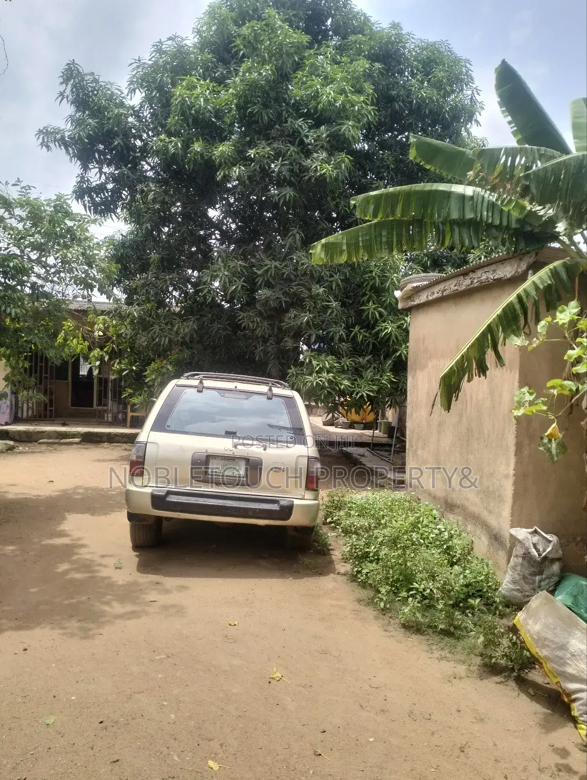 3bdrm Bungalow in Ikotun Idimu Lagos, Iseri Olofin for sale
