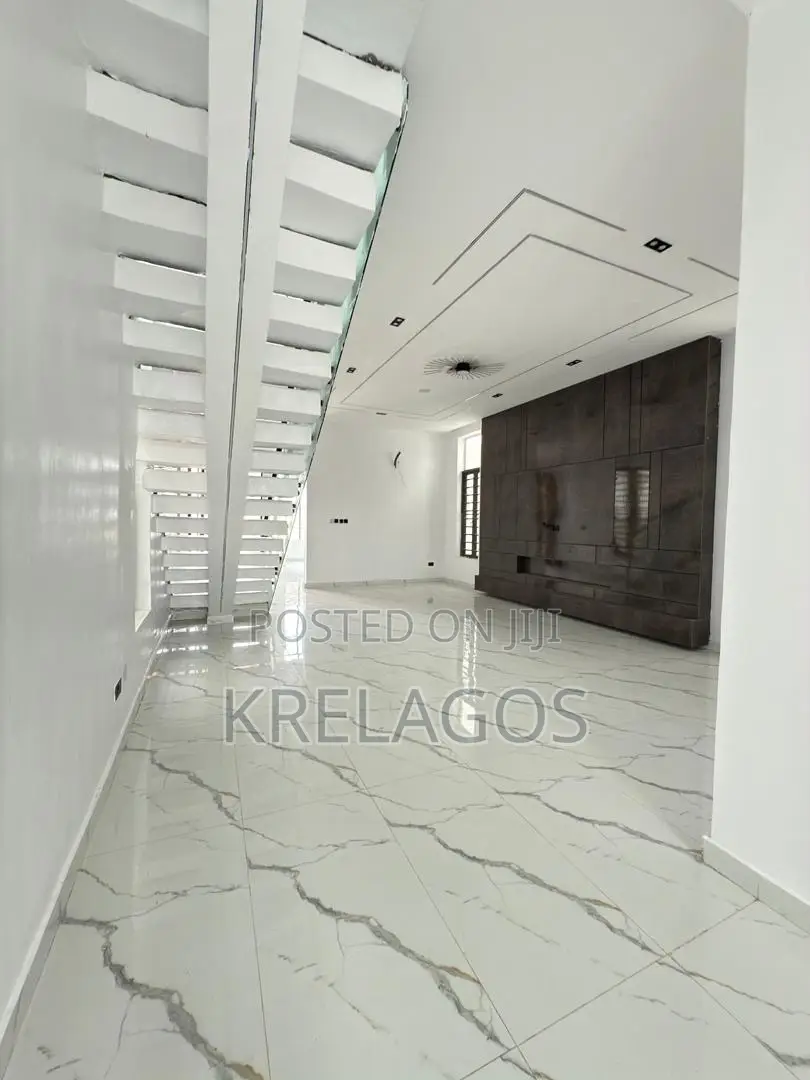 5bdrm Duplex in Ado / Ajah for sale