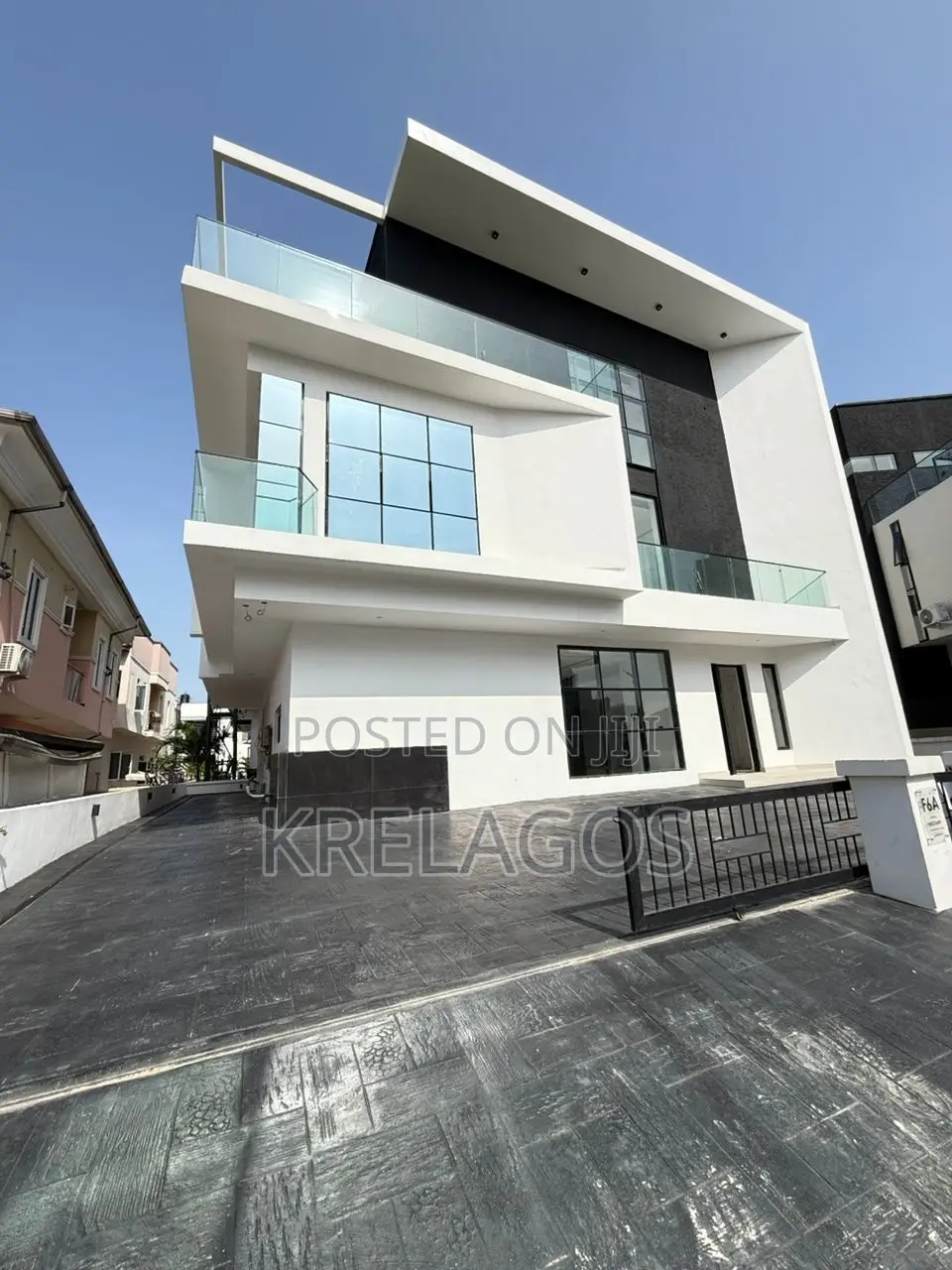 5bdrm Duplex in Orchid, Chevron for sale