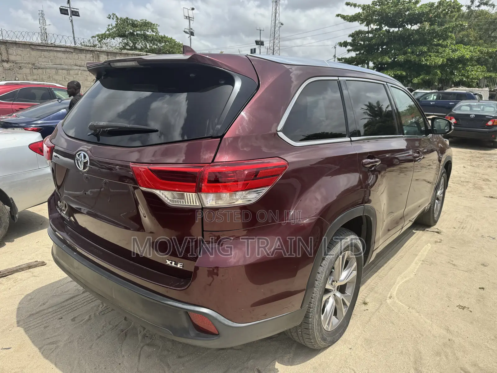 Toyota Highlander XLE V6 4x4 (3.5L 6cyl 6A) 2016 Red