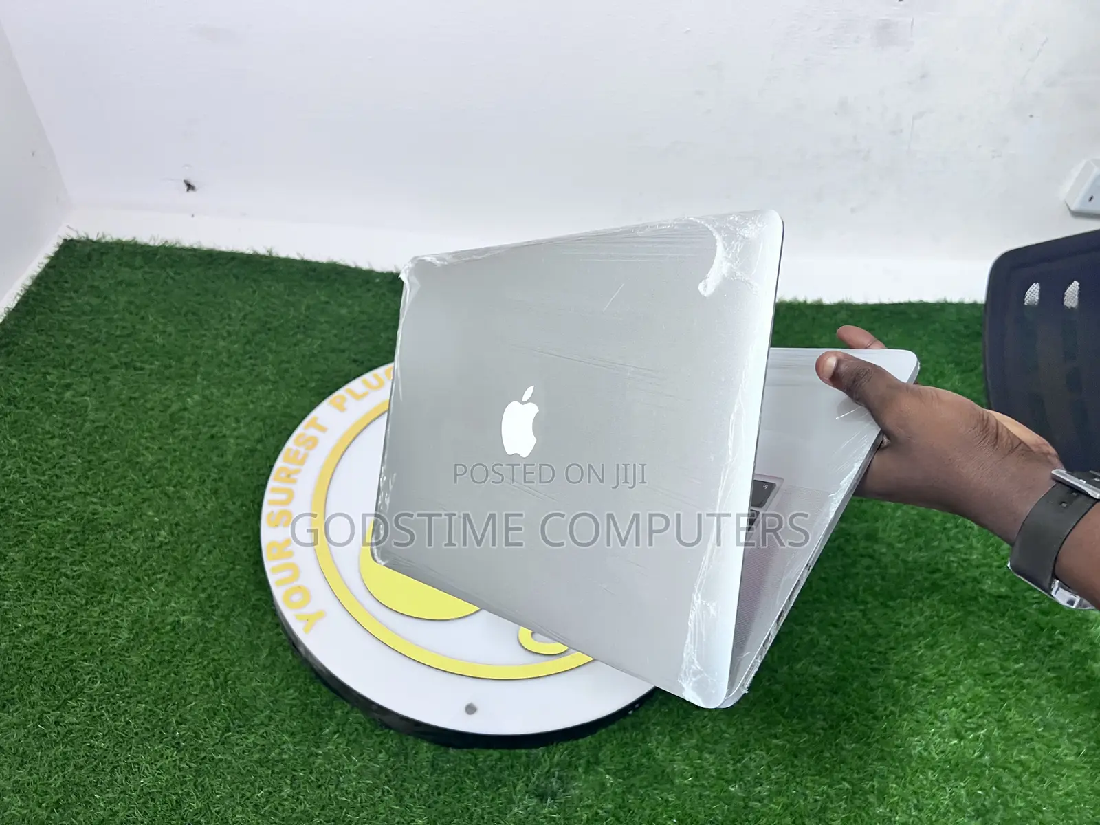 New Laptop Apple MacBook Pro 2015 16GB Intel Core I7 SSD 512GB