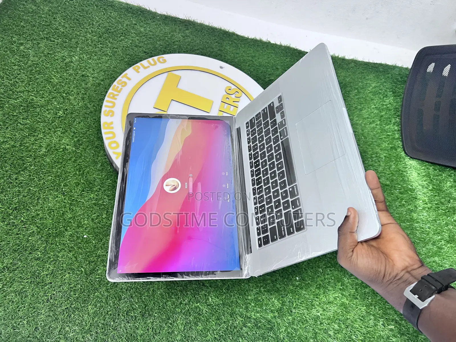New Laptop Apple MacBook Pro 2015 16GB Intel Core I7 SSD 512GB