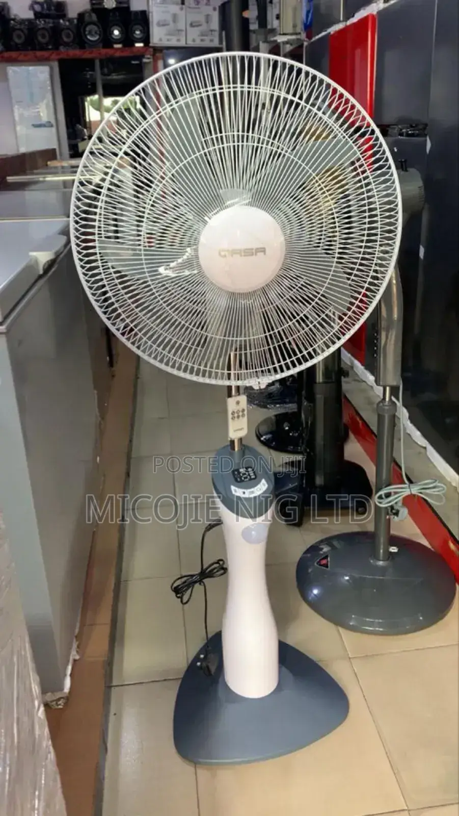 Qasa 18" Rechargeable Fan