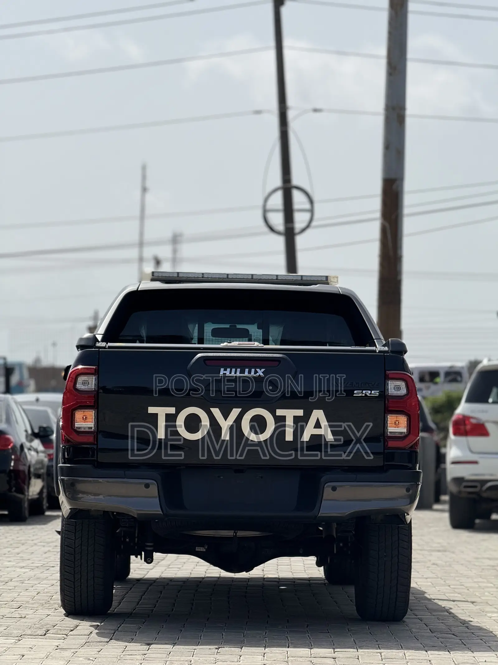 Toyota Hilux 2024 Black