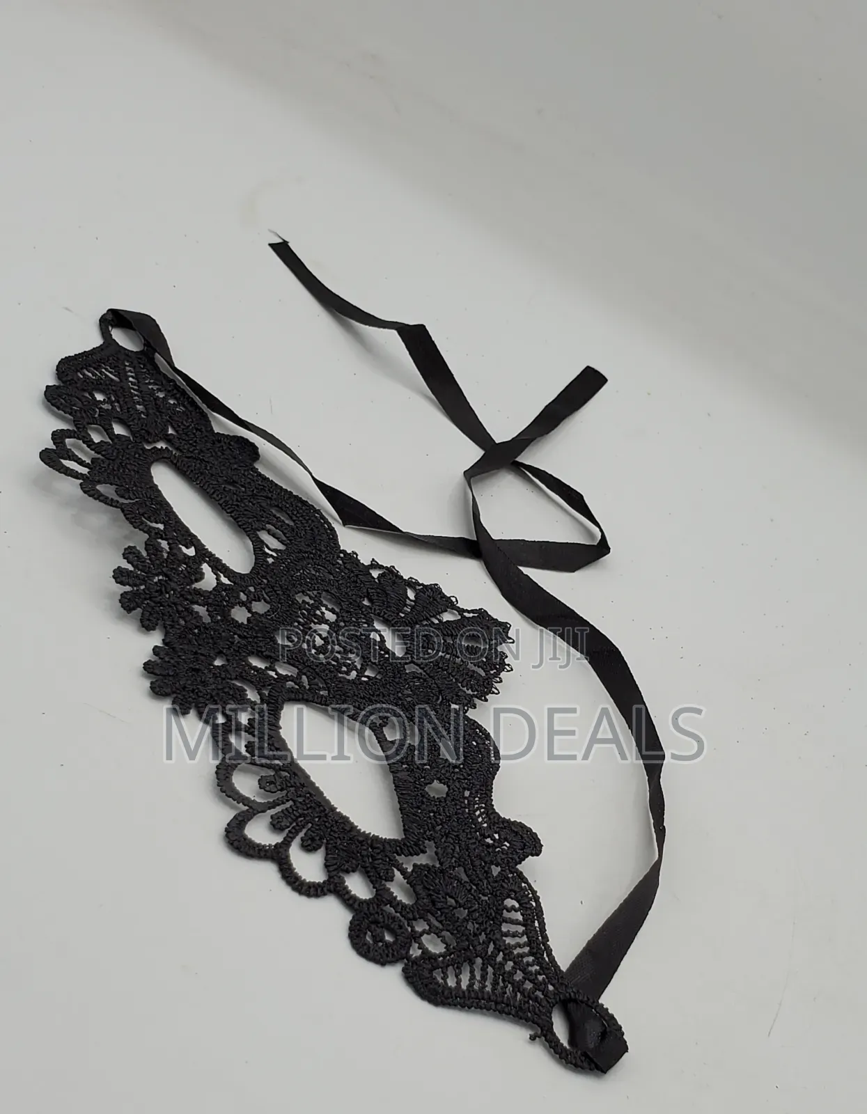 Lacey Netted Inspires Women's Party Face Mask