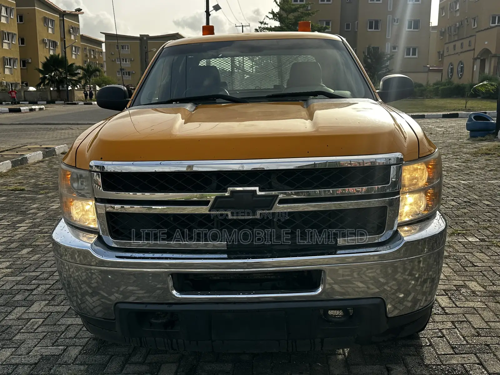 Chevrolet Silverado 3500 HD Crew Cab LT 2012