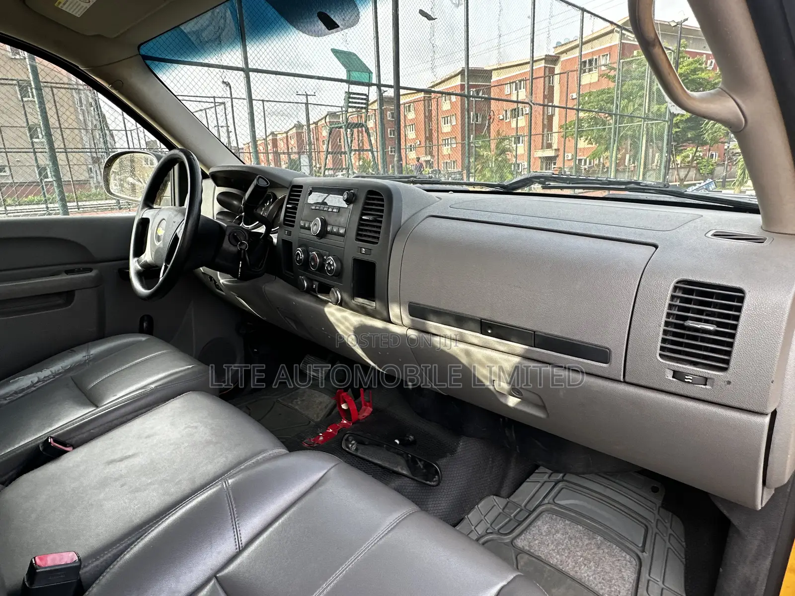 Chevrolet Silverado 3500 HD Crew Cab LT 2012