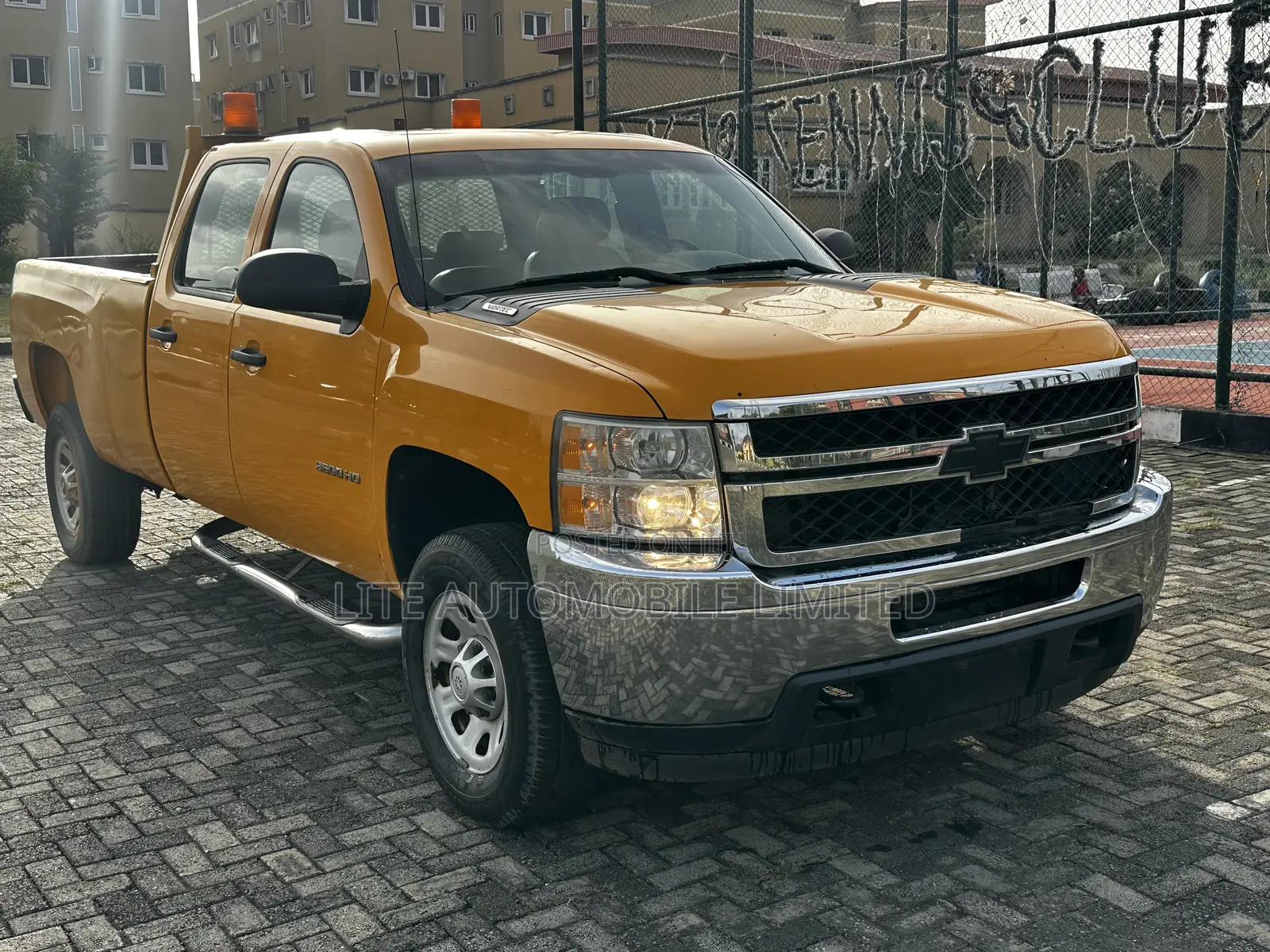 Chevrolet Silverado 3500 HD Crew Cab LT 2012