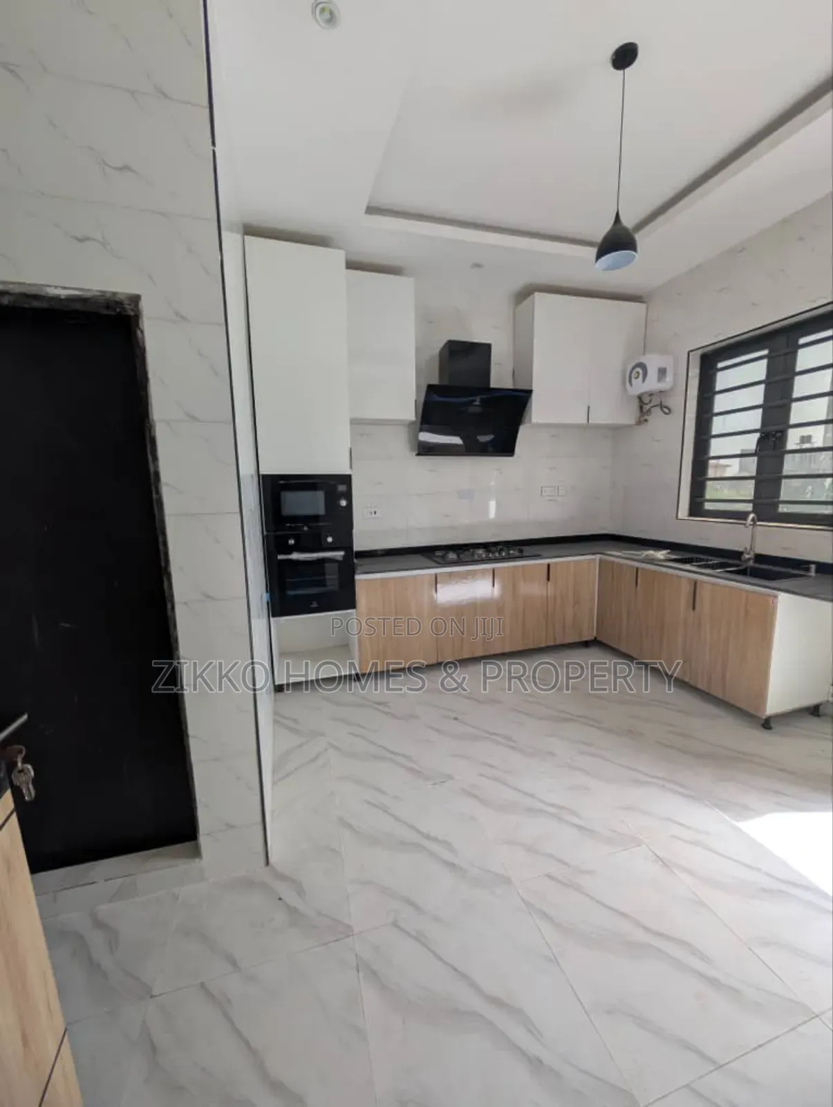 4bdrm Duplex in Orchid Road, Lekki for sale