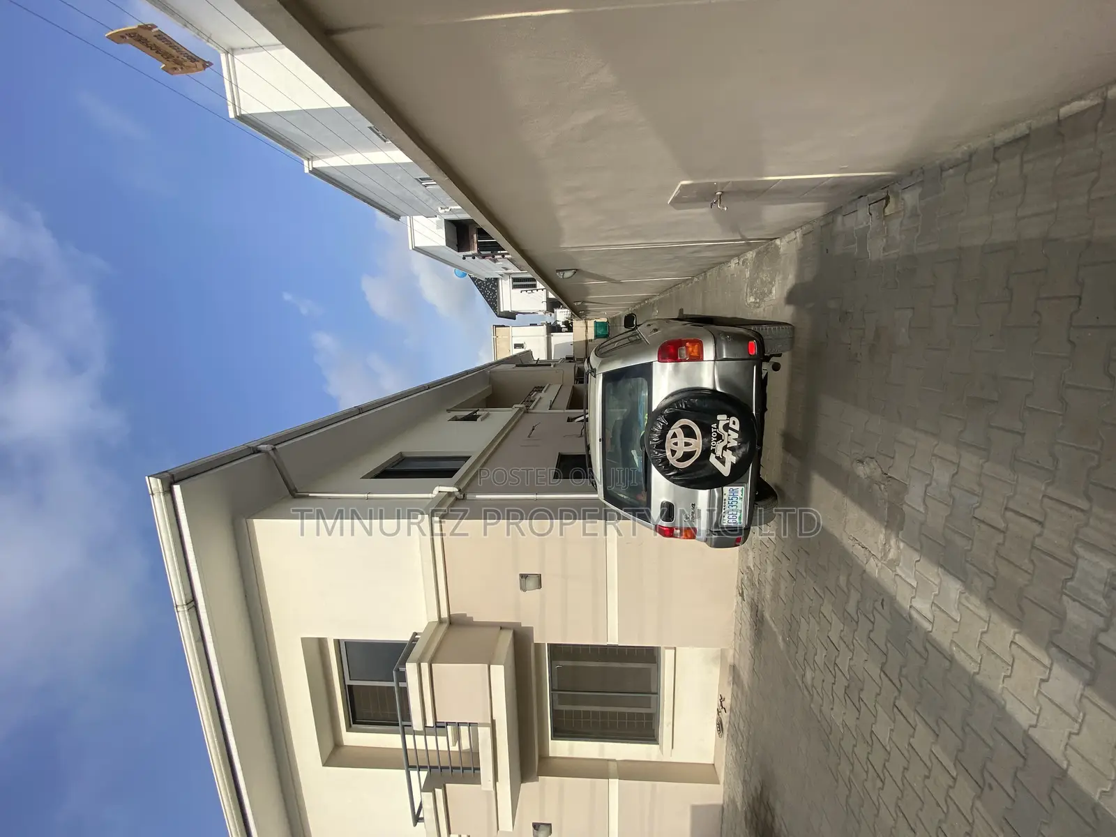 3bdrm Apartment in Osapa London, Lekki for rent