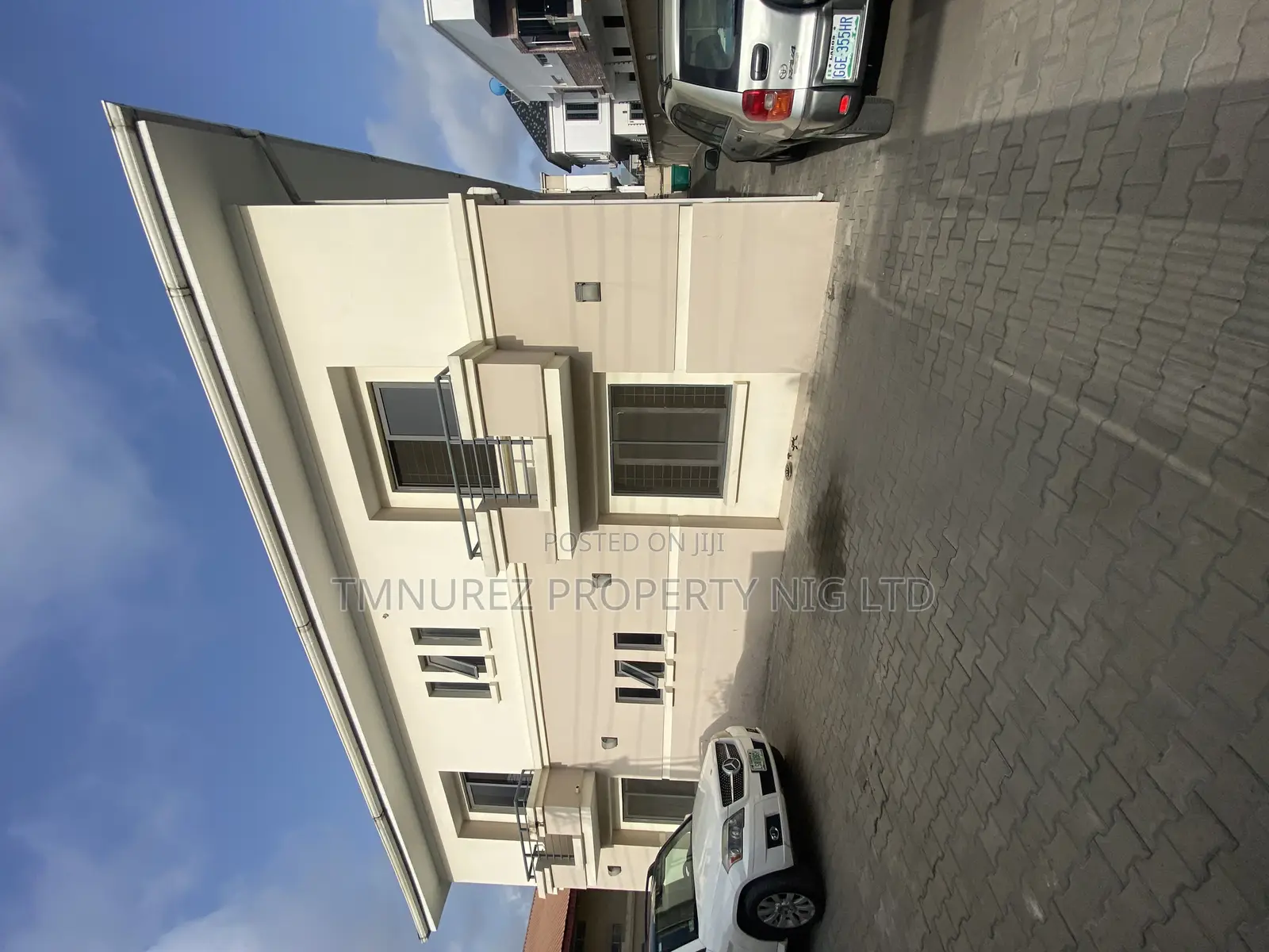 3bdrm Apartment in Osapa London, Lekki for rent