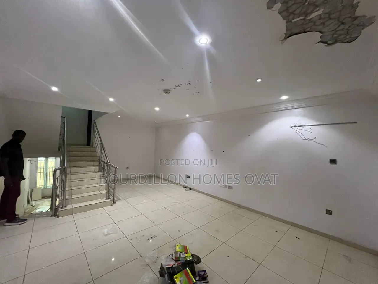 5bdrm Duplex in Osapa london for sale