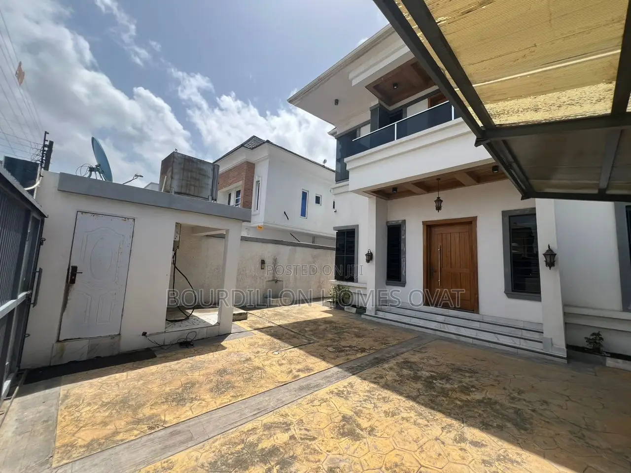 5bdrm Duplex in Osapa london for sale