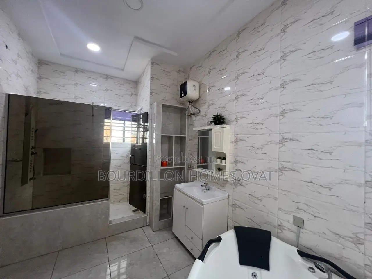5bdrm Duplex in Osapa london for sale