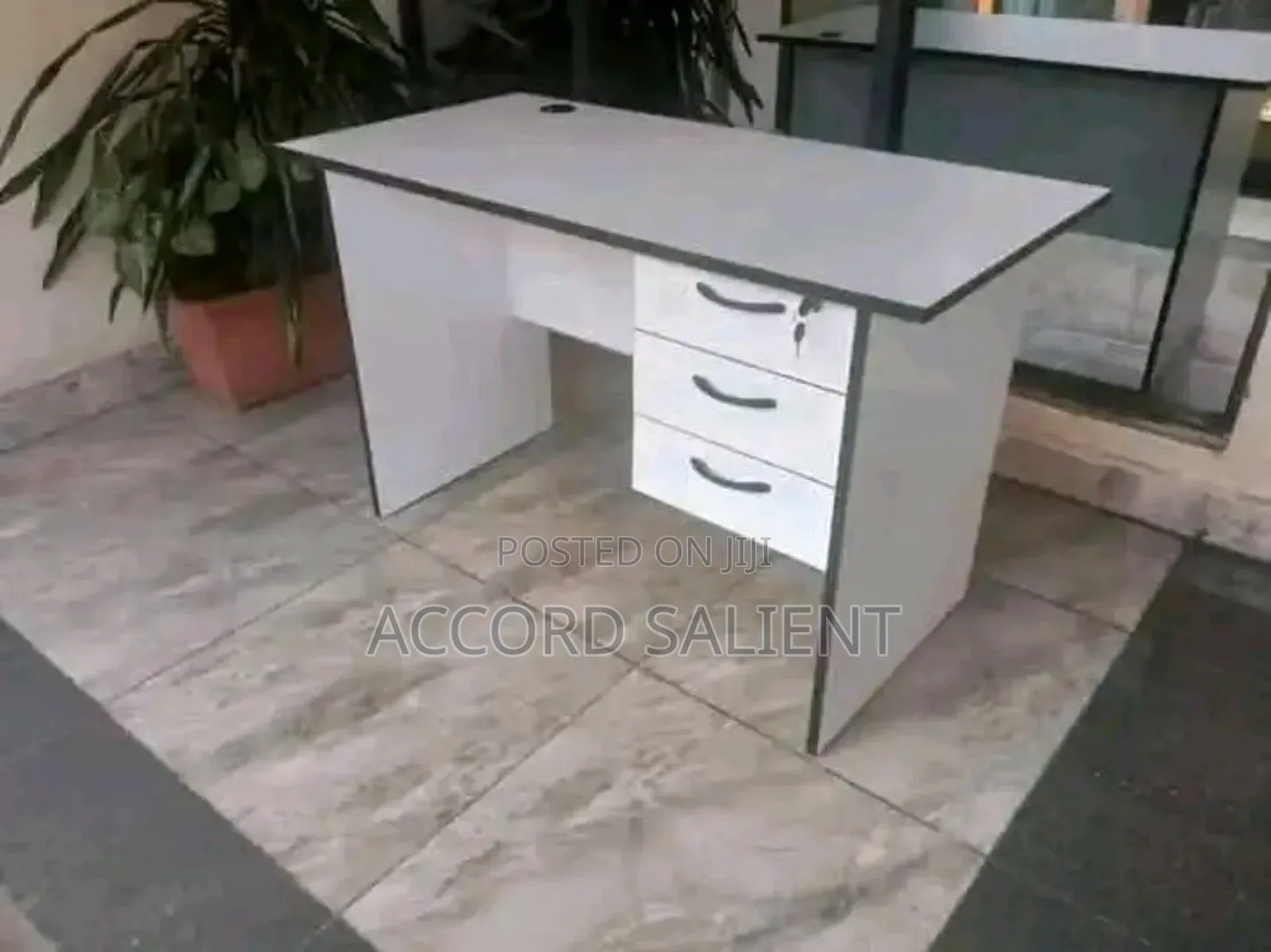 Portable Office Table