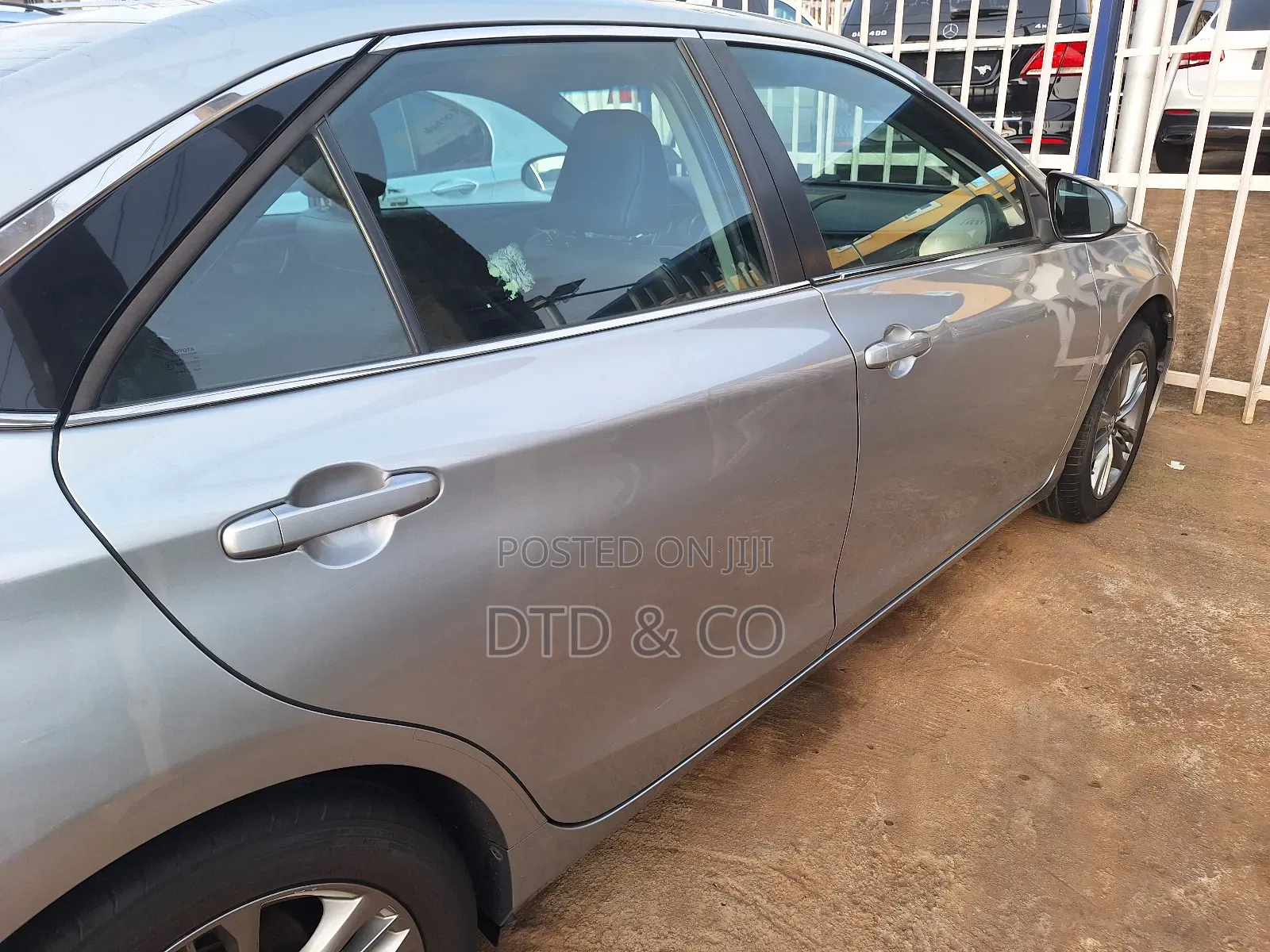 Toyota Camry SE w/Special Edition Pkg (2.5L 4cyl 6A) 2016 Silver