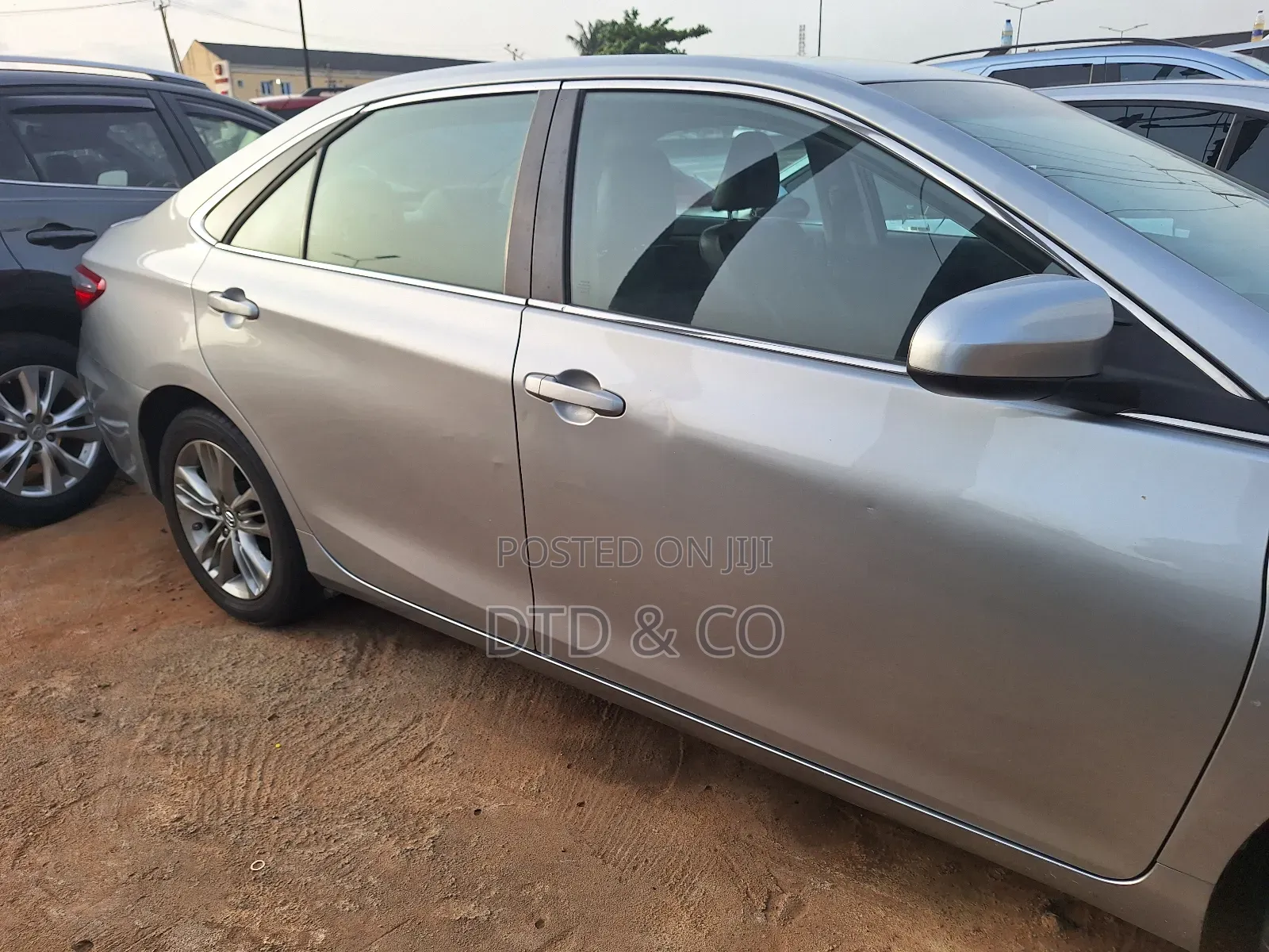 Toyota Camry SE w/Special Edition Pkg (2.5L 4cyl 6A) 2016 Silver
