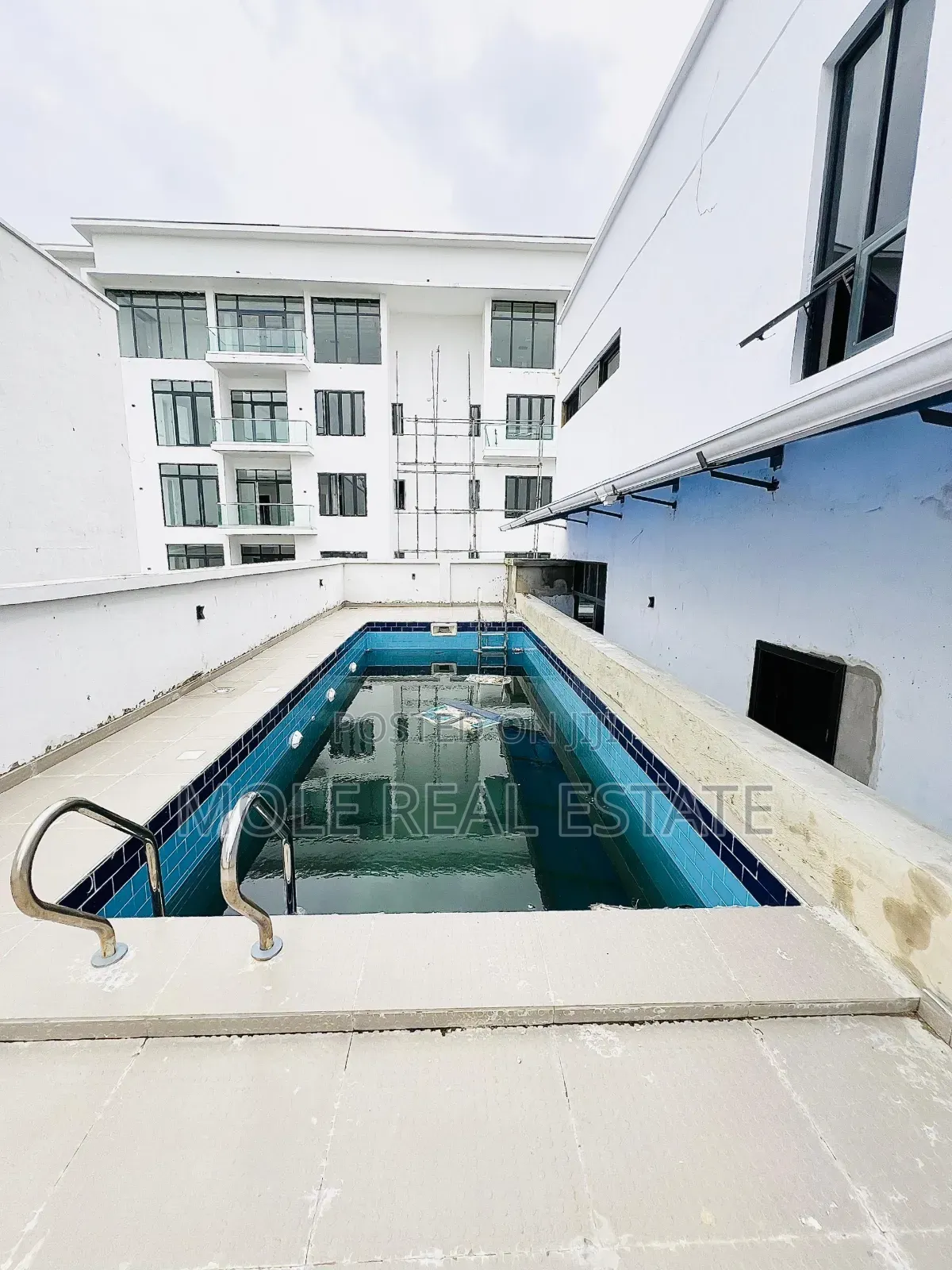 Furnished 5bdrm Duplex in Banana Island for rent