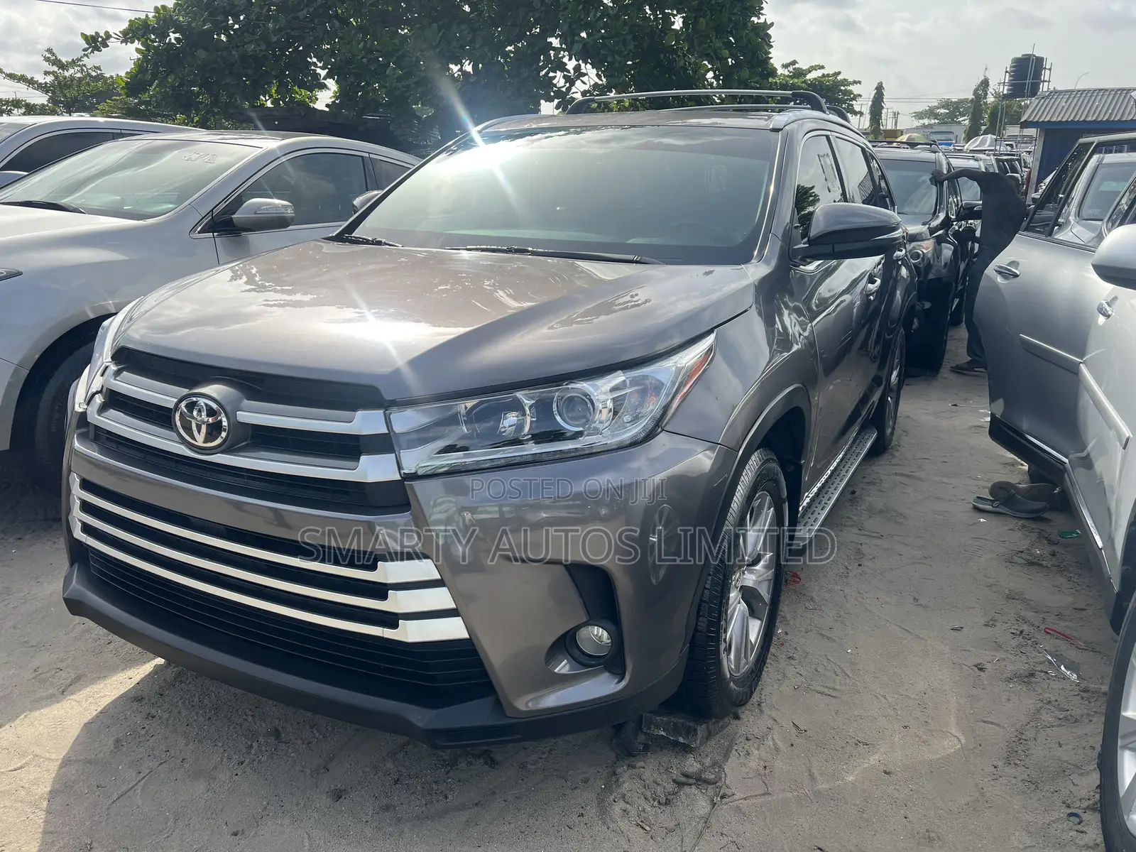 Toyota Highlander XLE 4dr SUV AWD (3.5L 6cyl 6A) 2015 Brown