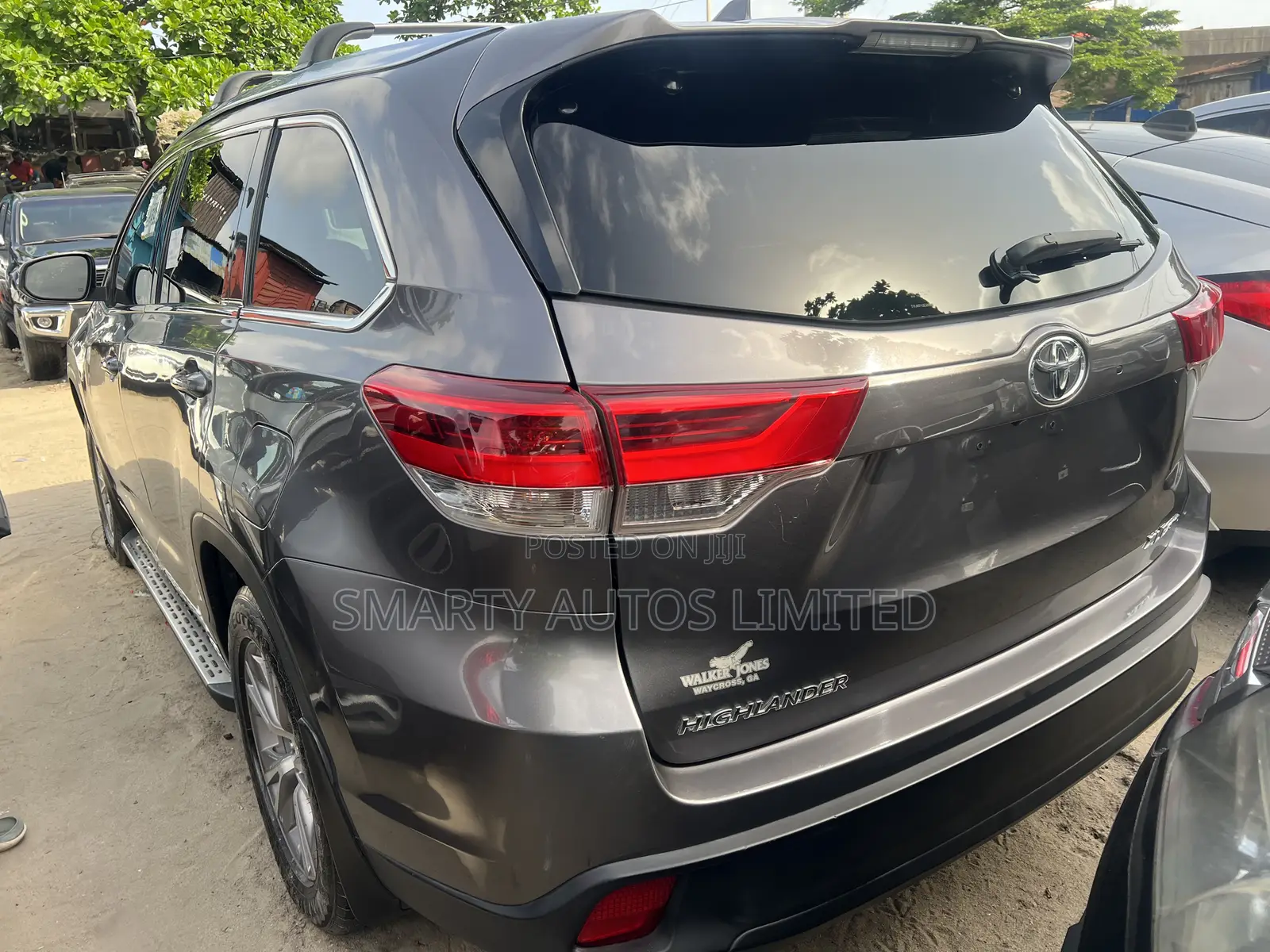 Toyota Highlander XLE 4dr SUV AWD (3.5L 6cyl 6A) 2015 Brown