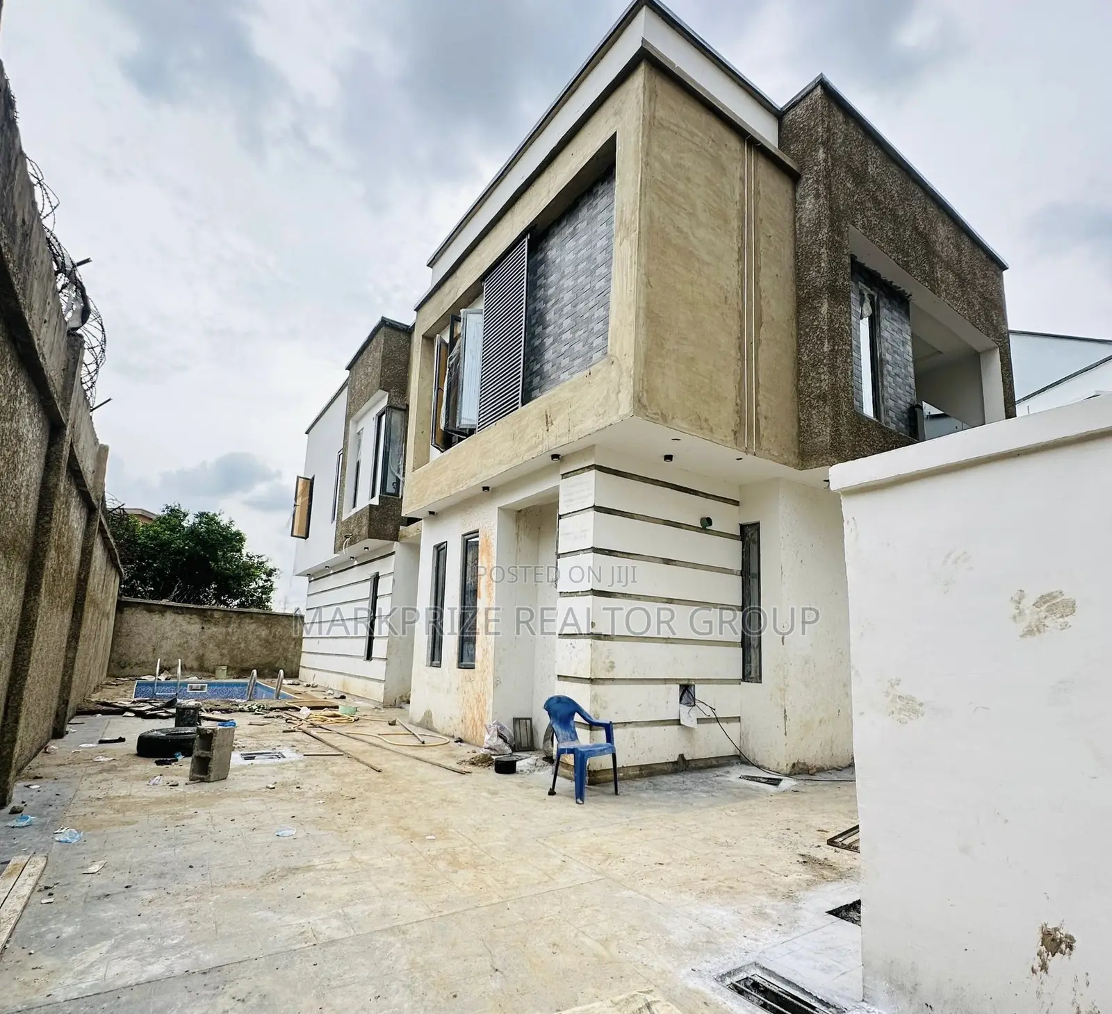 4bdrm Duplex in Omole Phase 1 Lagos for sale