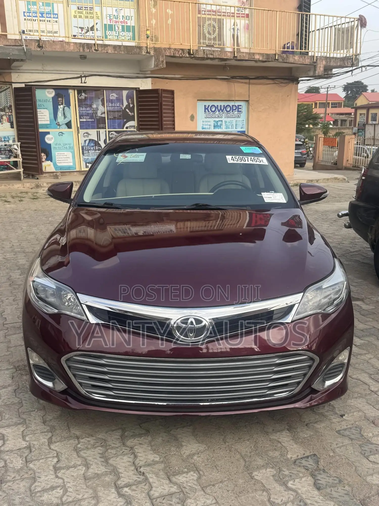 Toyota Avalon XLE Premium Sedan FWD (3.5L 6cyl 6A) 2013 Burgundy