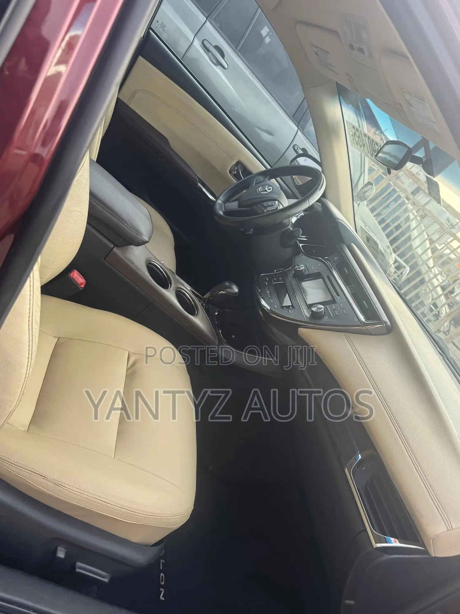 Toyota Avalon XLE Premium Sedan FWD (3.5L 6cyl 6A) 2013 Burgundy