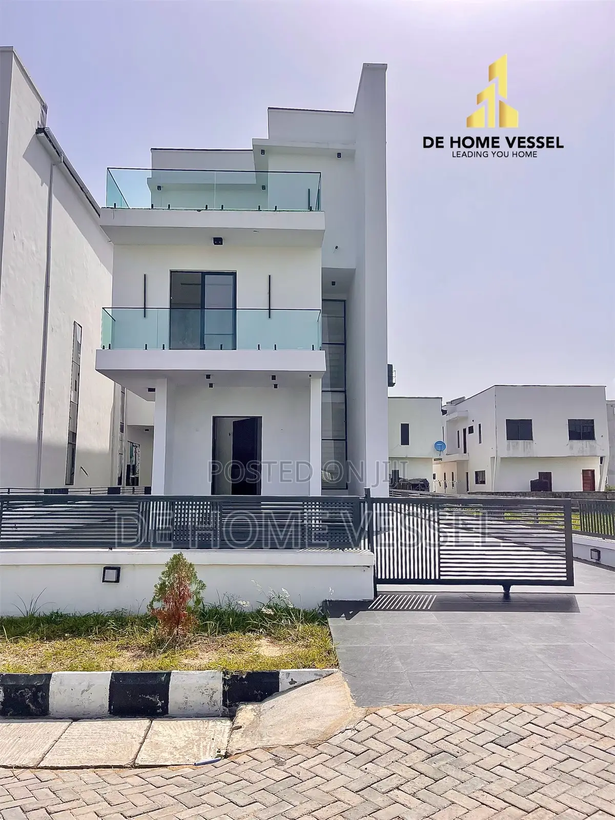 5bdrm Duplex in Lekki for sale