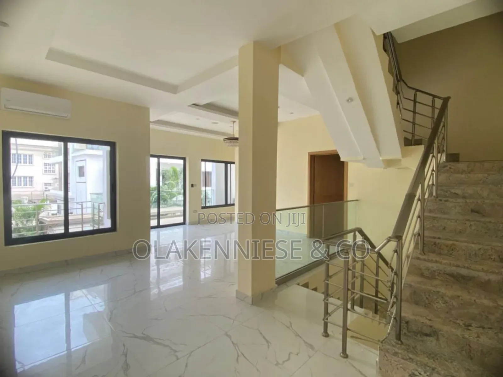 4bdrm Duplex in Banana Island for rent